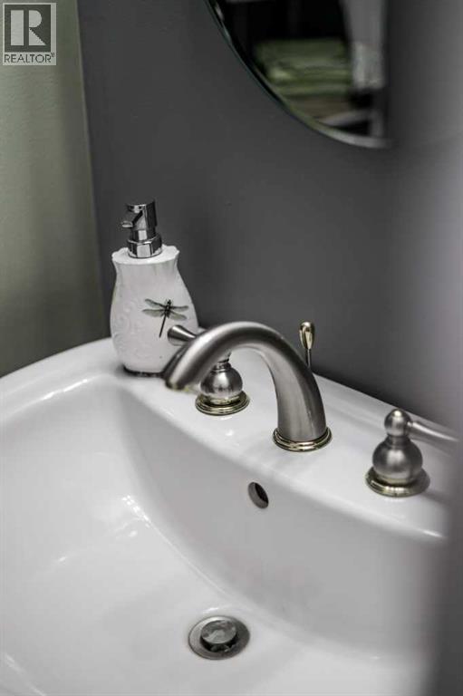 5113 2 Street W - Image 40