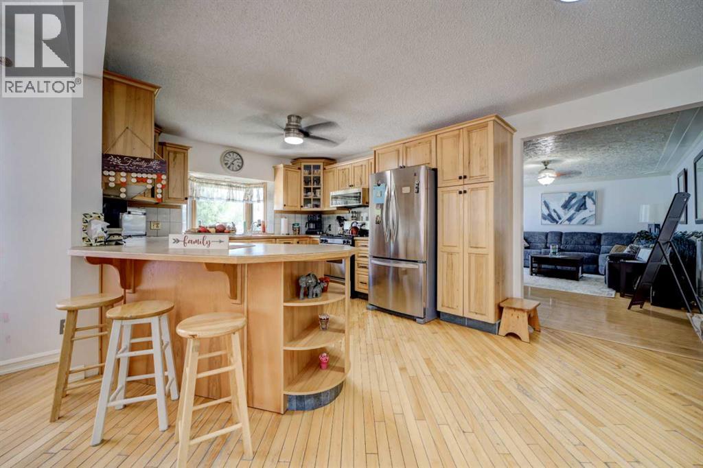 5113 2 Street W - Image 7