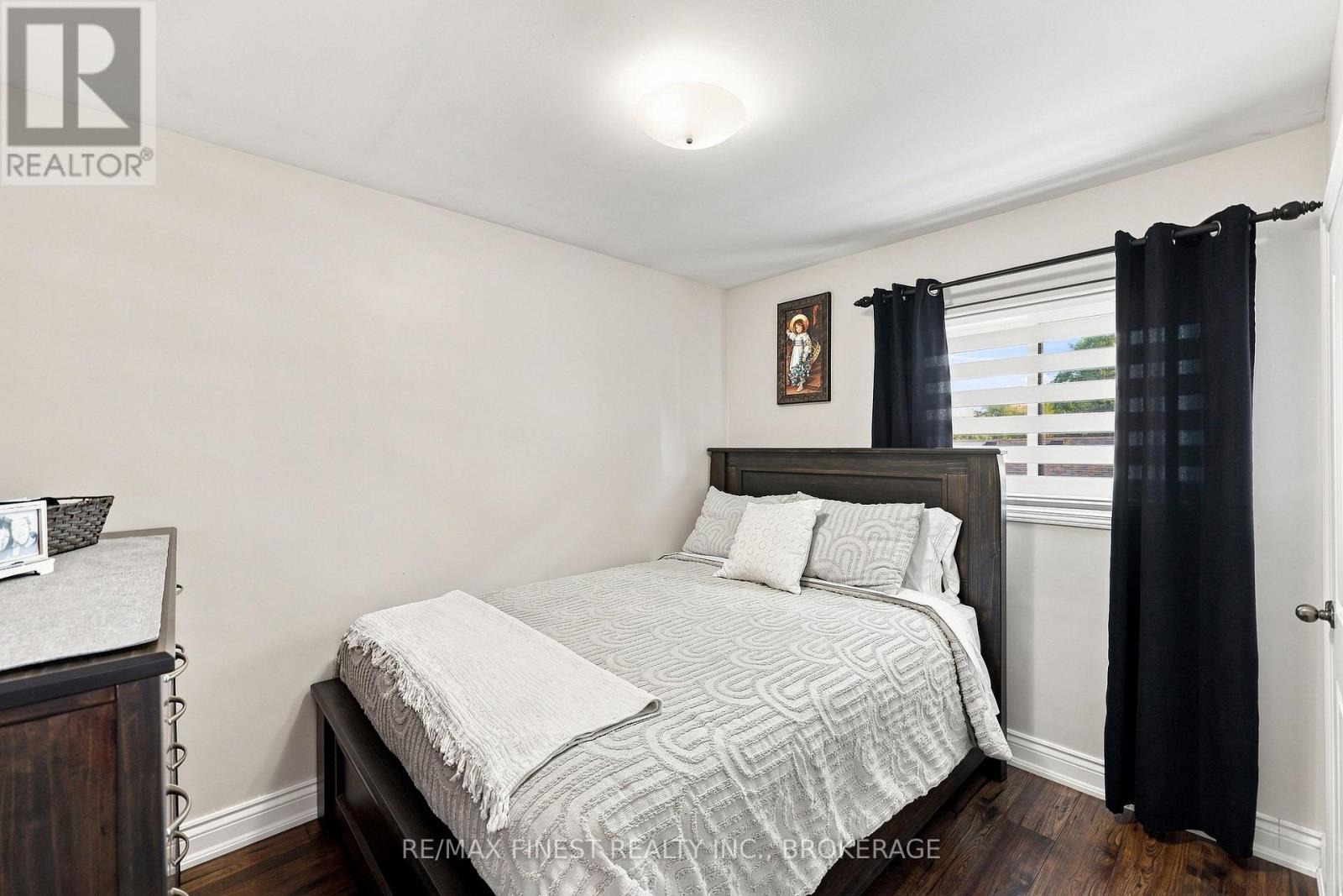 581 DIVISION STREET - Image 23