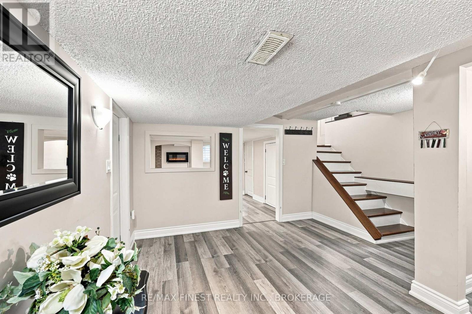 581 DIVISION STREET - Image 29