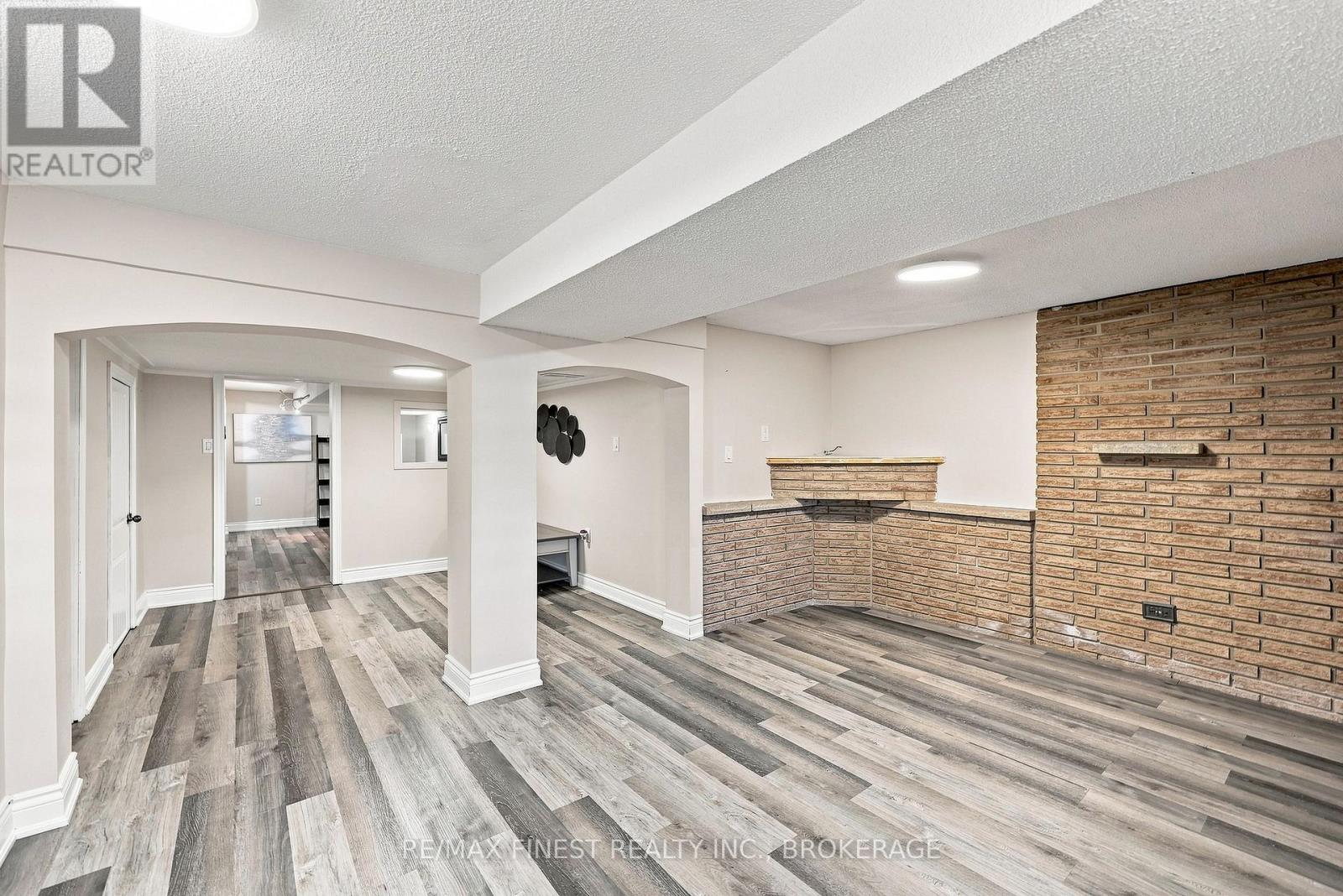 581 DIVISION STREET - Image 34