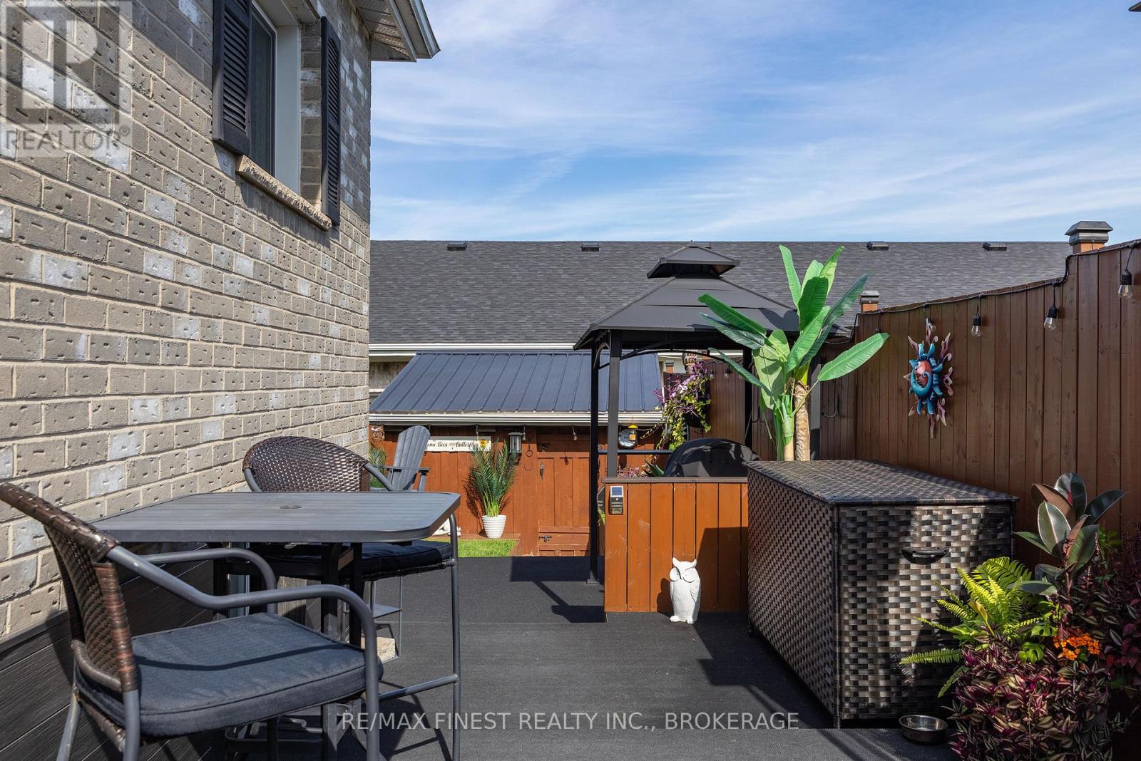 581 DIVISION STREET - 37
