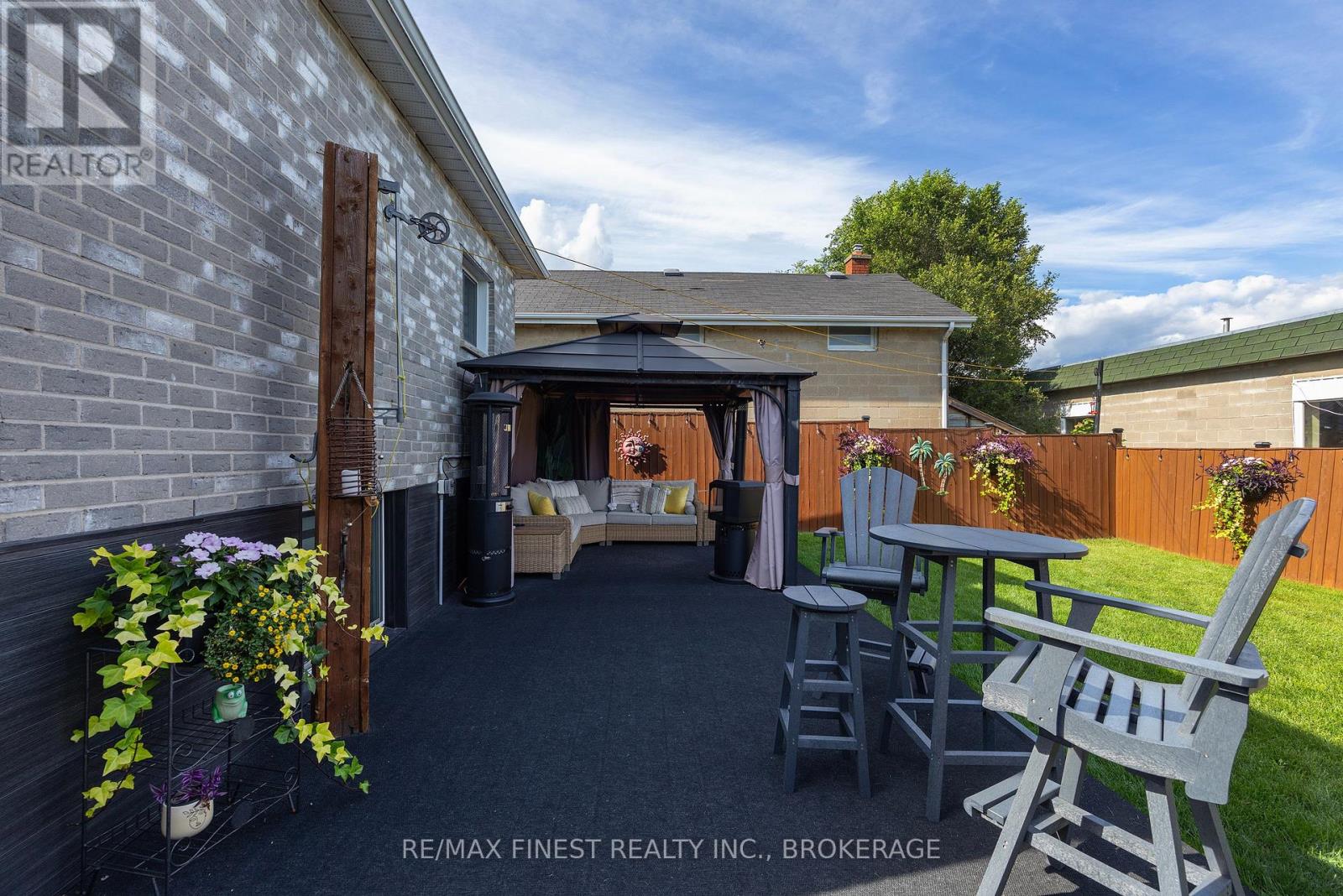 581 DIVISION STREET - Image 41