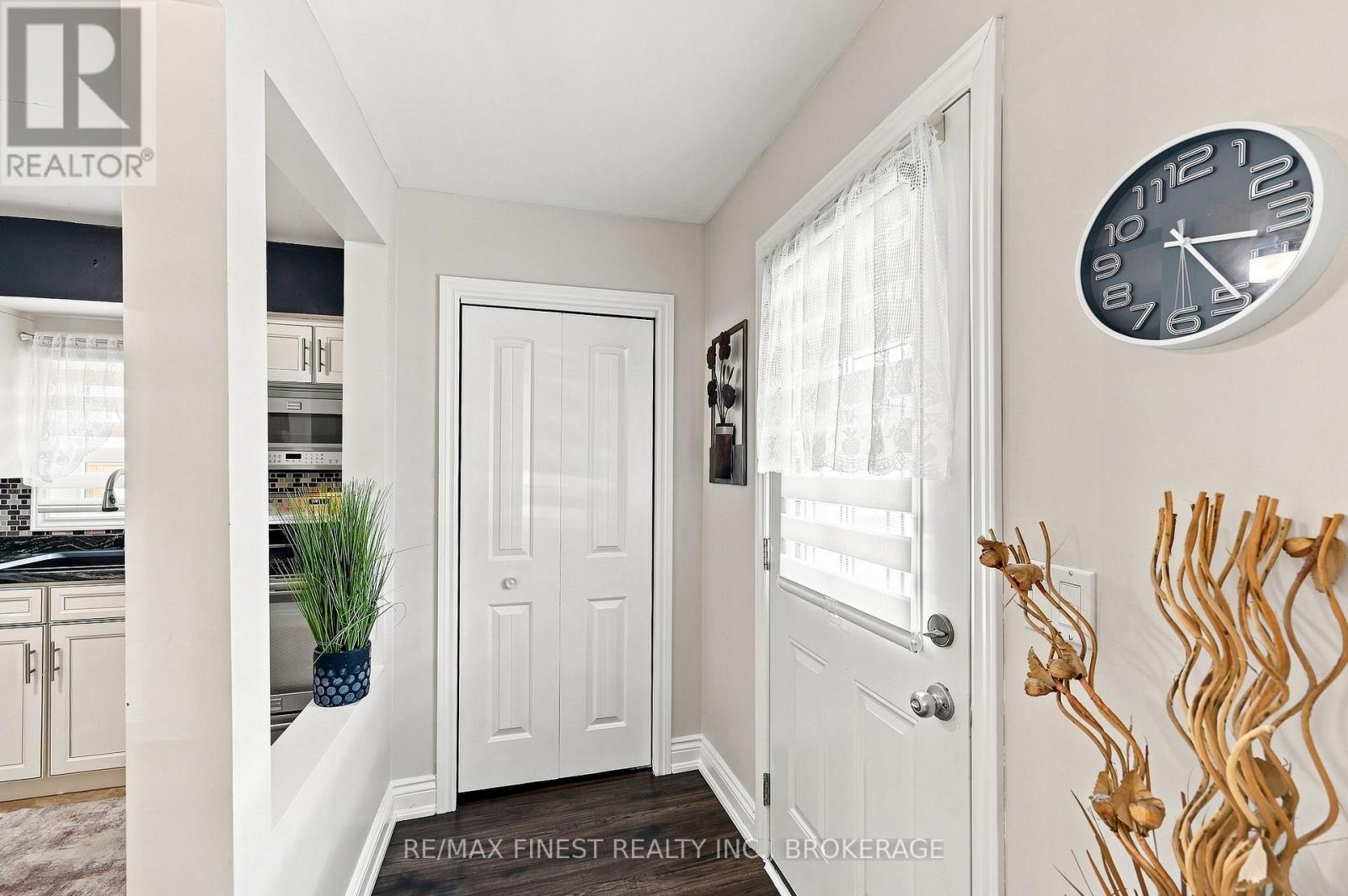 581 DIVISION STREET - Image 7