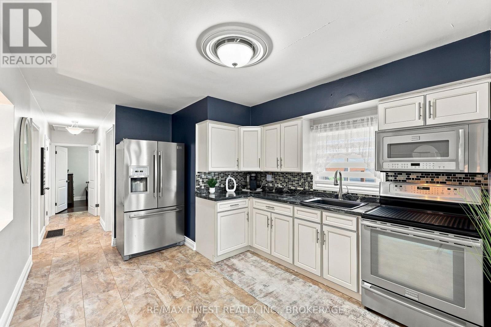 581 DIVISION STREET - 8
