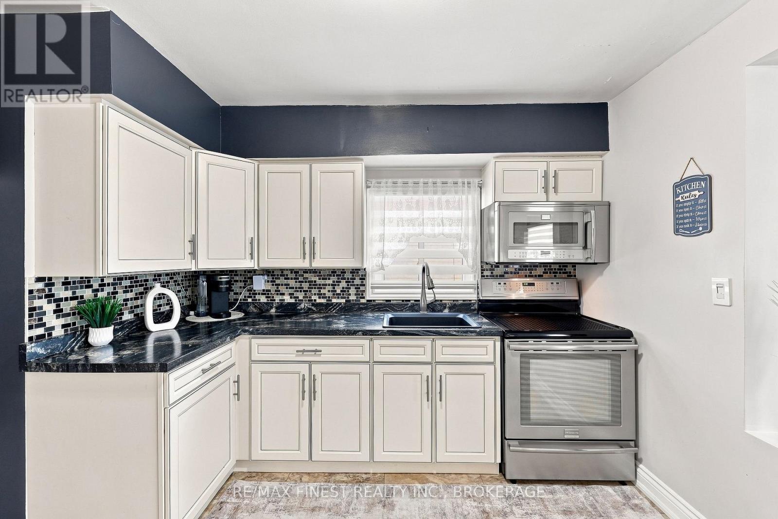581 DIVISION STREET - 9