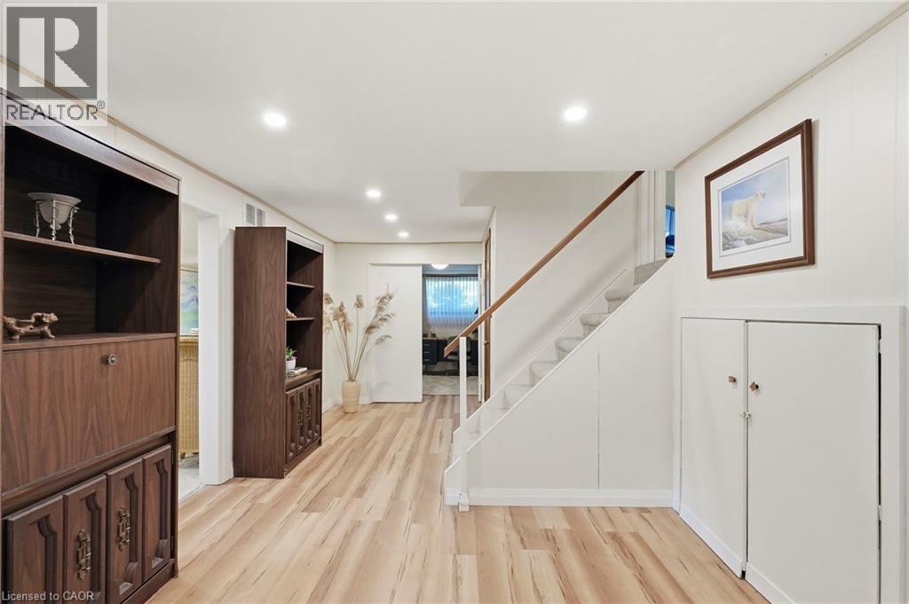 31 VALERIE Drive - 28