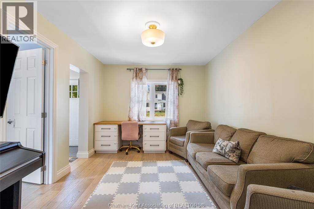 310 MCNAUGHTON AVENUE East - 9