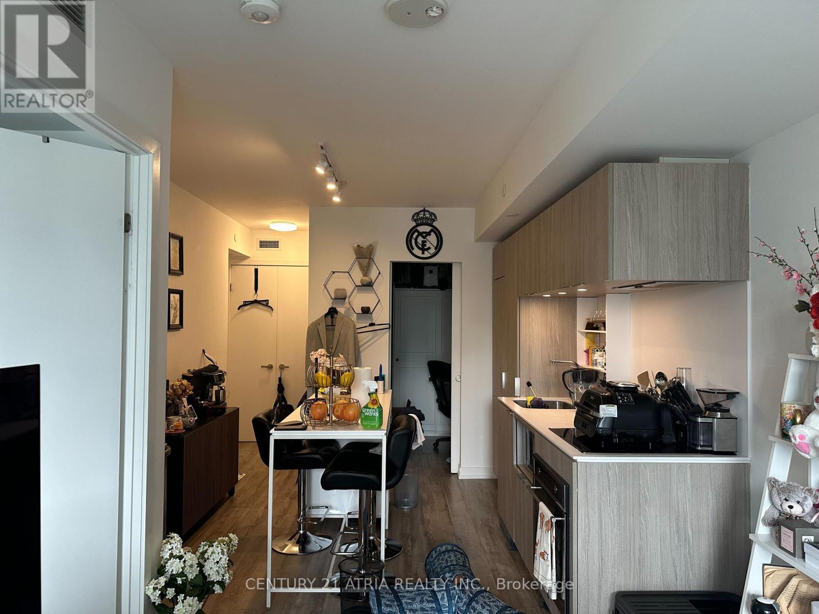 #1616 77 SHUTER STREET - 7