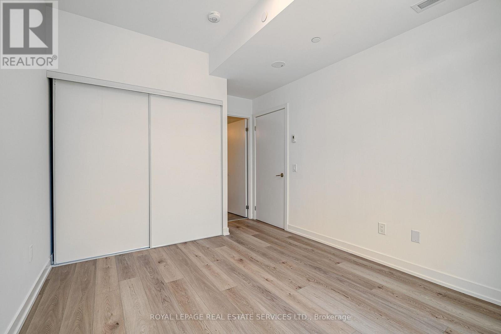 #131 156 LOGAN AVENUE - 16