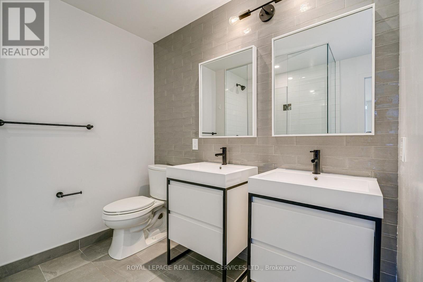 #131 156 LOGAN AVENUE - 17