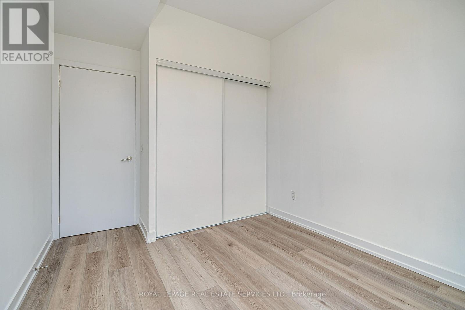#131 156 LOGAN AVENUE - 20