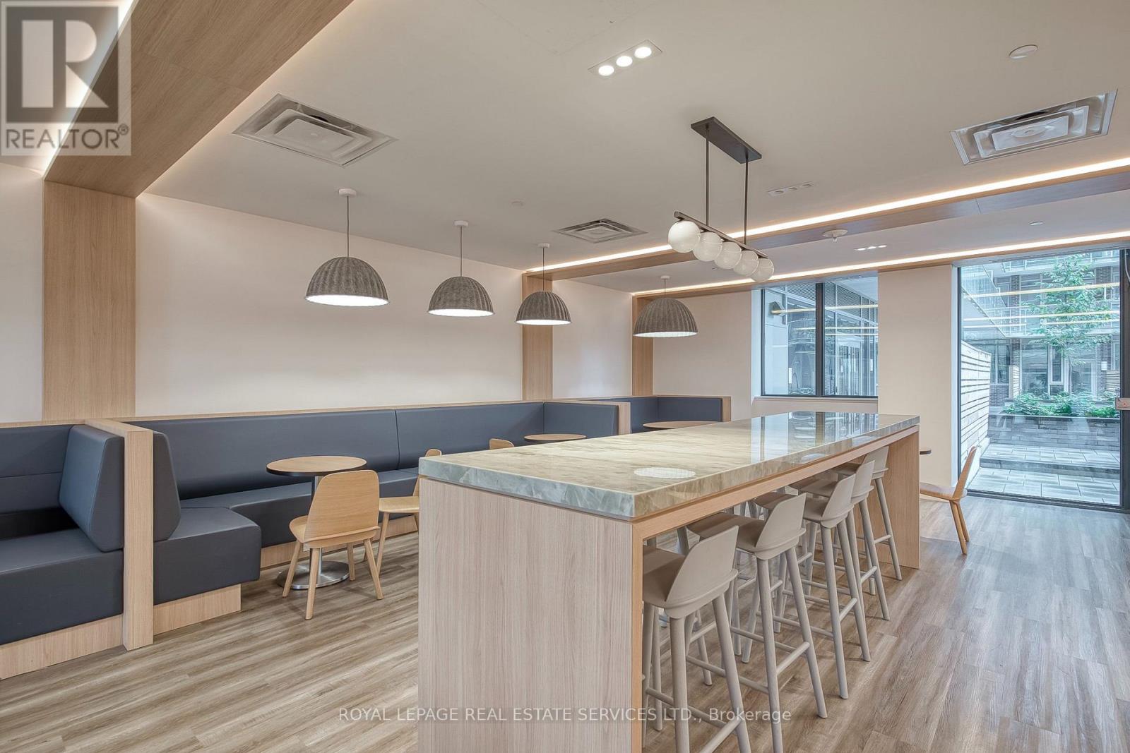 #131 156 LOGAN AVENUE - 26