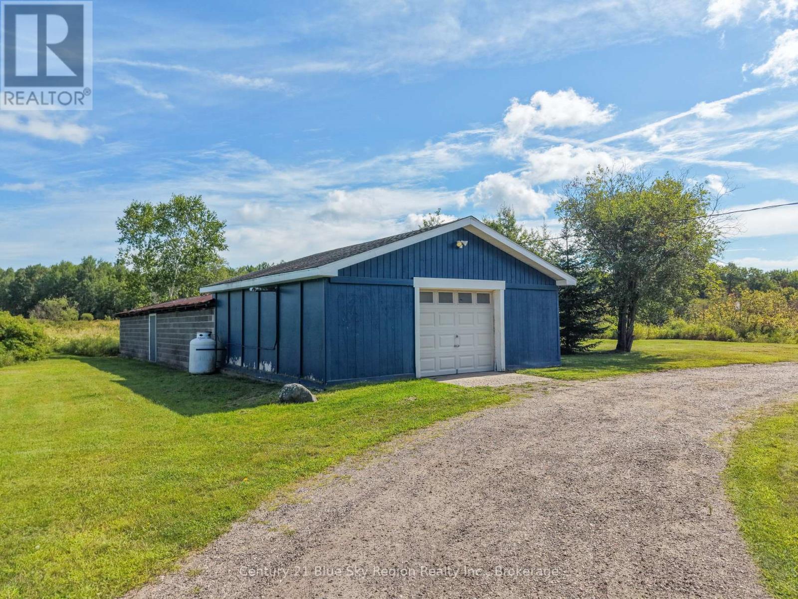 2574 HIGHWAY 17 E - Image 12