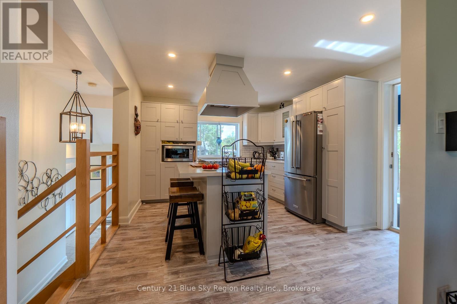 2574 HIGHWAY 17 E - 19