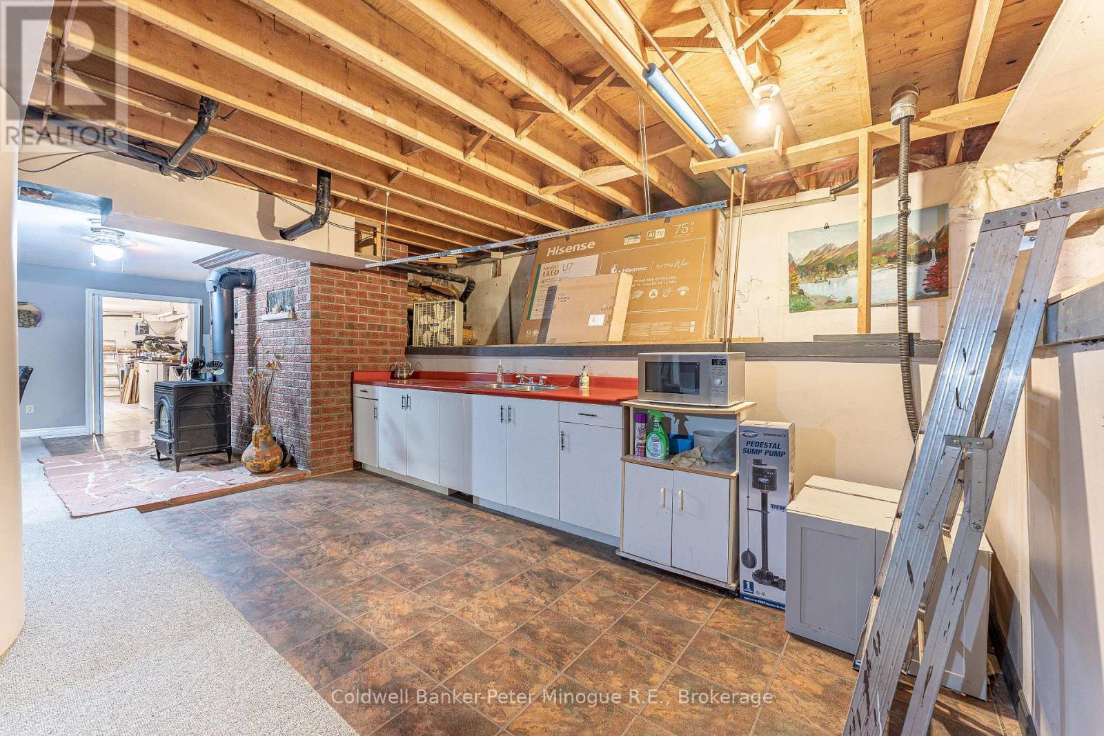 49 CATHERINE DRIVE - 42