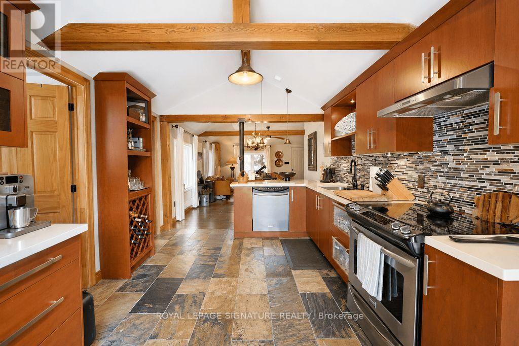 606 LAKE DRIVE S - Image 11