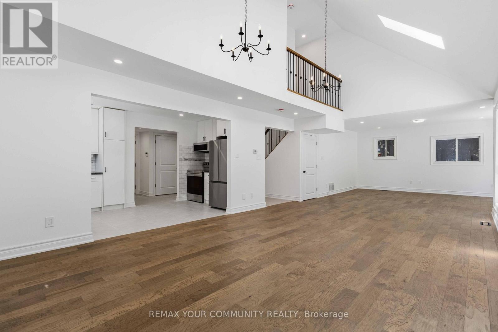 924 HELEN STREET - 10