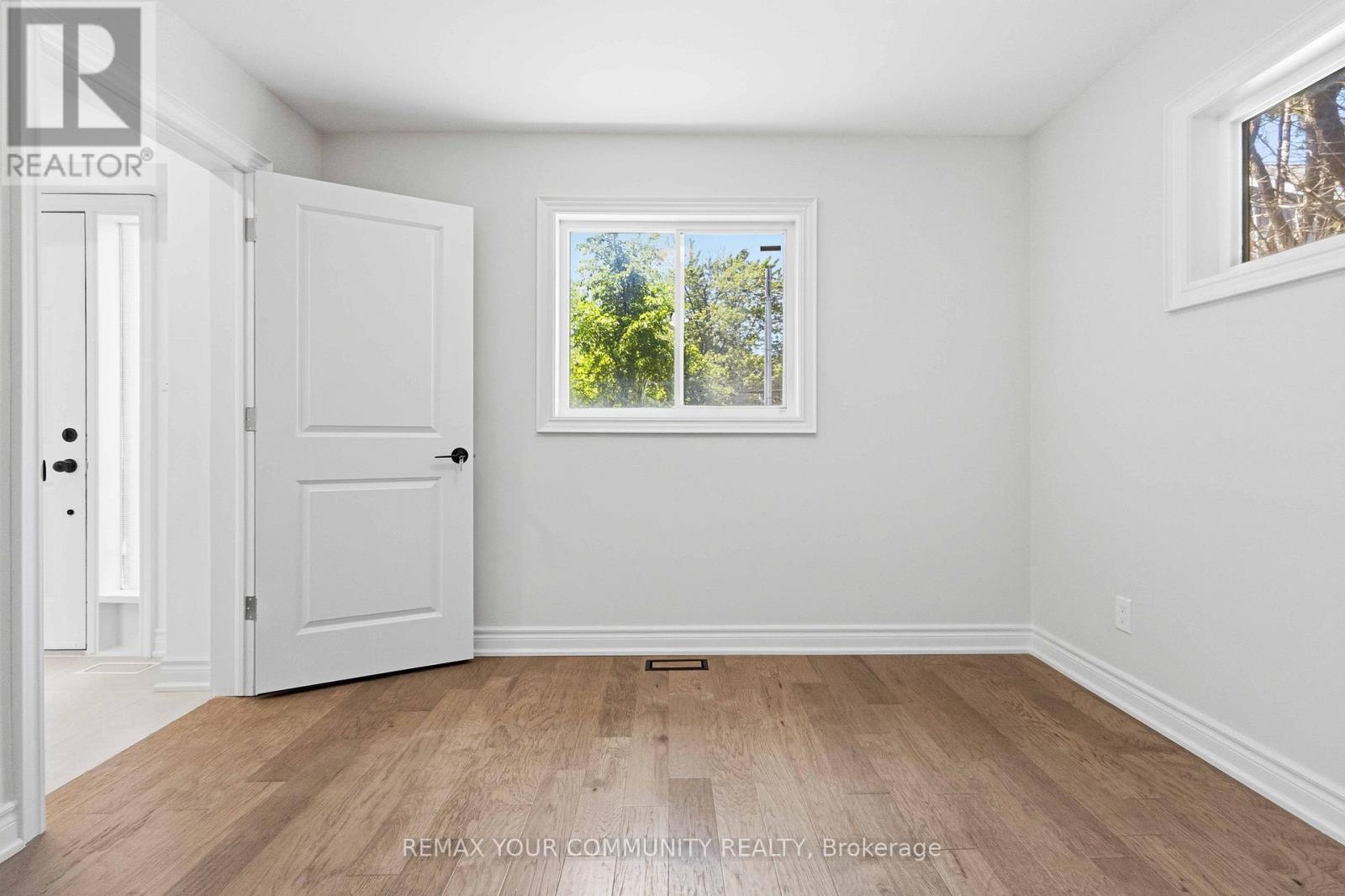 924 HELEN STREET - 19