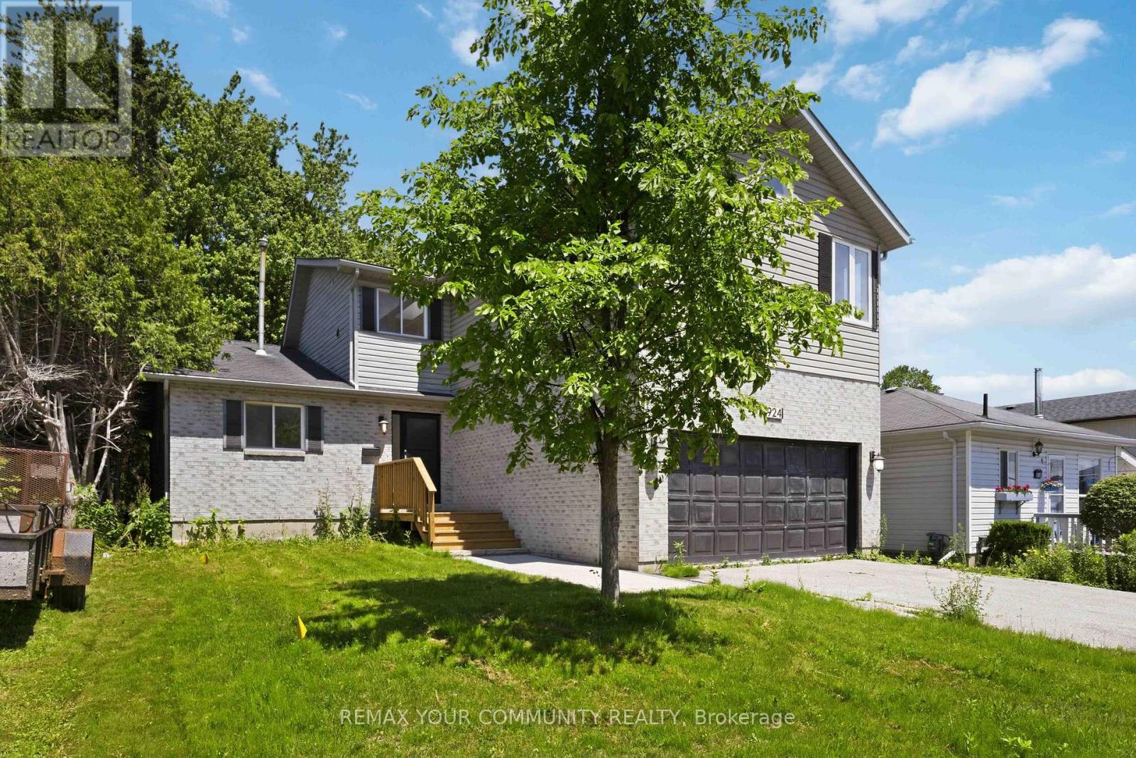 924 HELEN STREET - 2