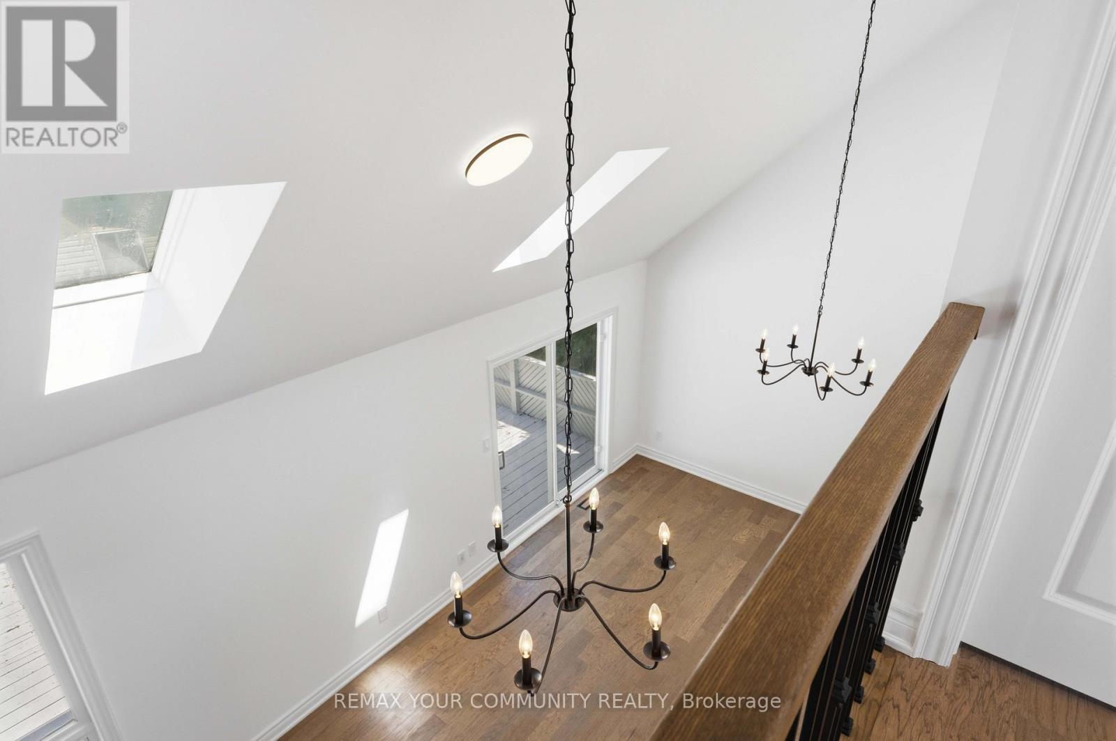 924 HELEN STREET - 23