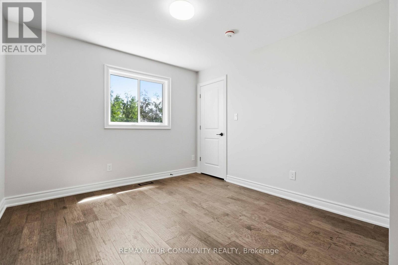924 HELEN STREET - Image 27