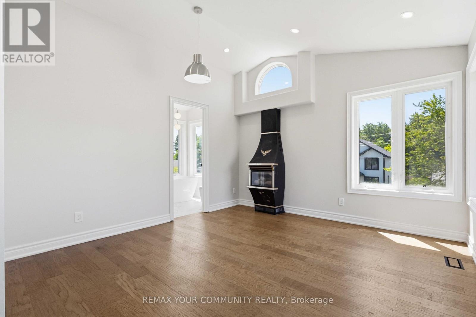 924 HELEN STREET - Image 29