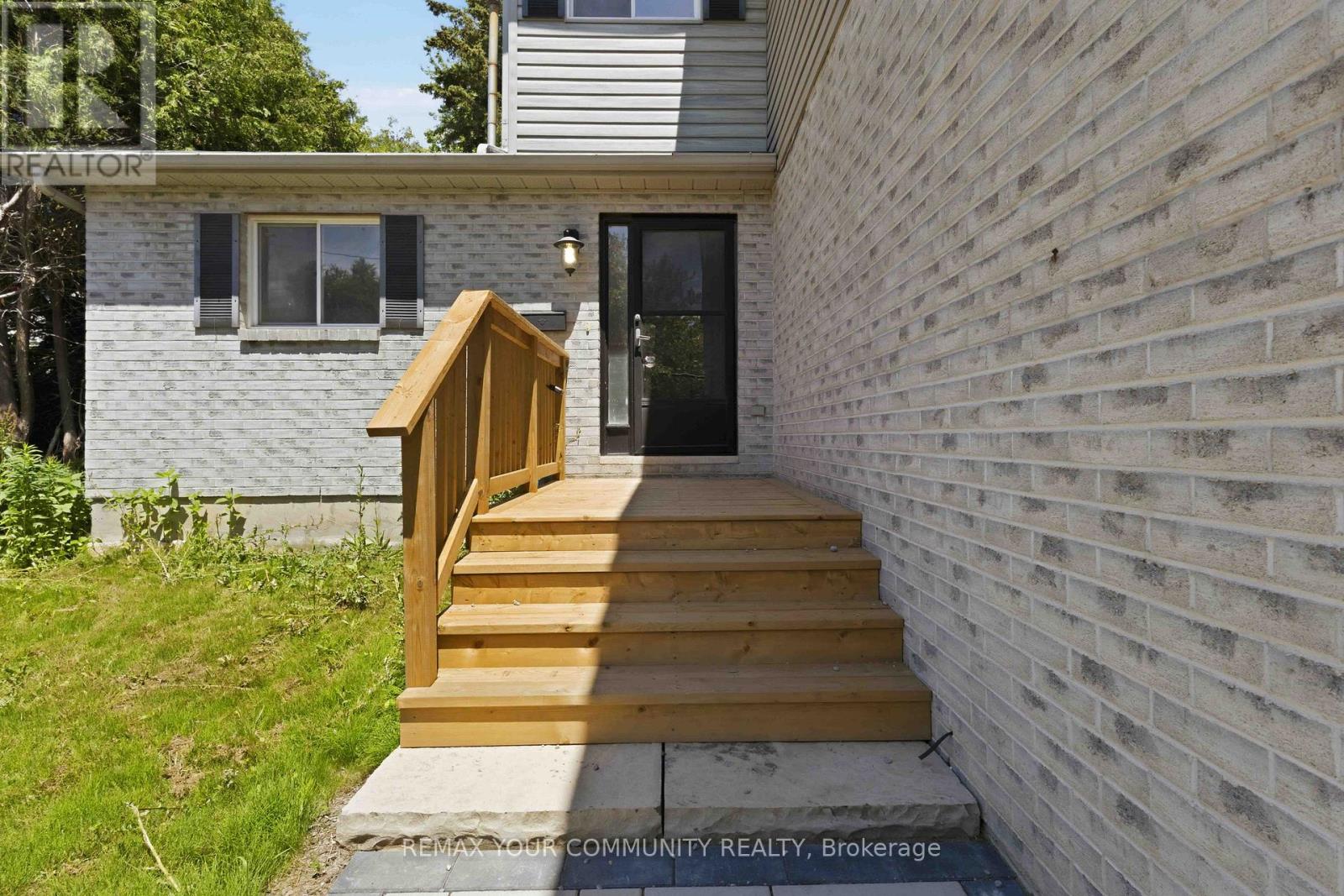 924 HELEN STREET - Image 3