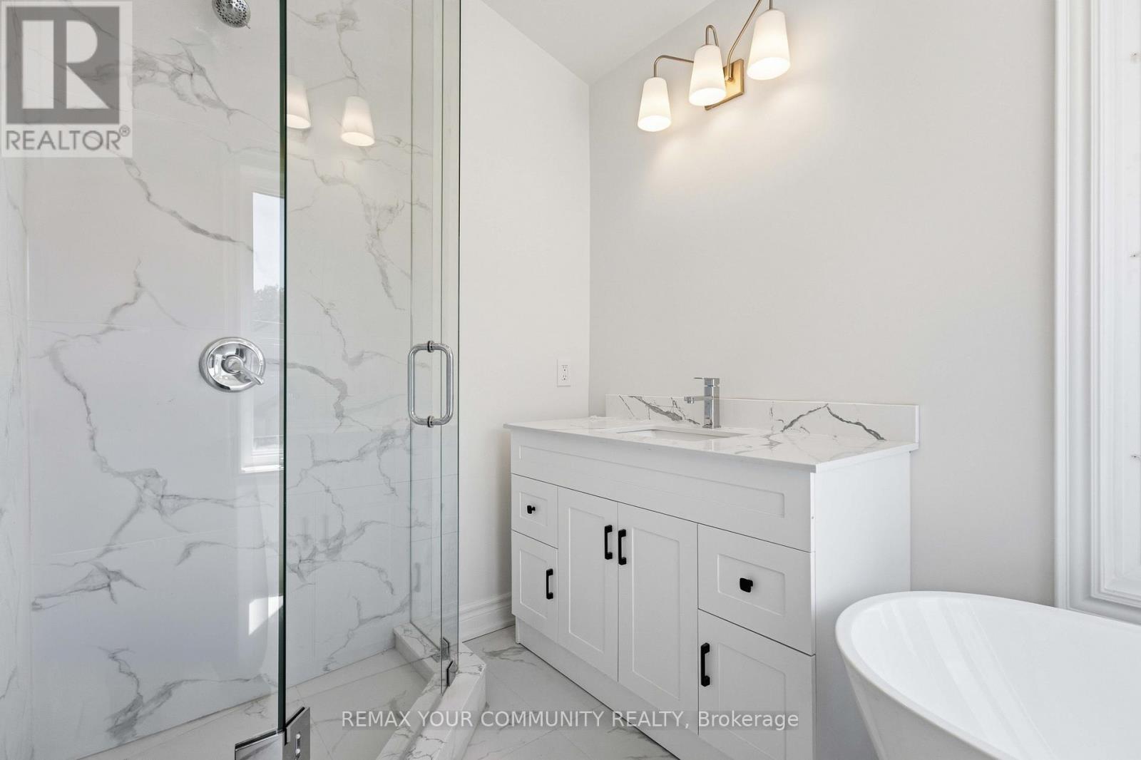 924 HELEN STREET - 32