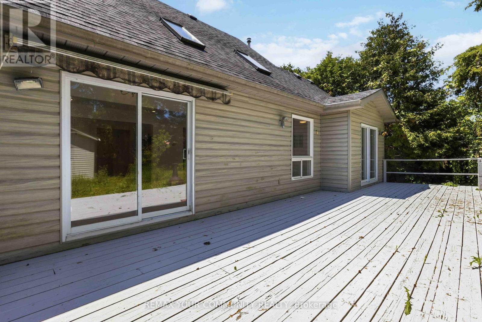 924 HELEN STREET - Image 36