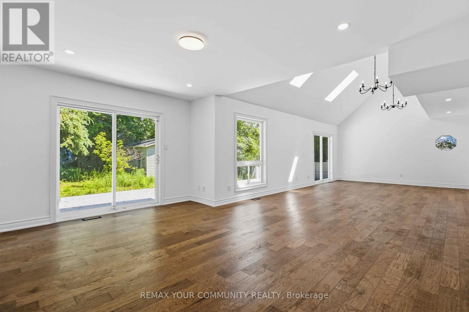 924 HELEN STREET - 5
