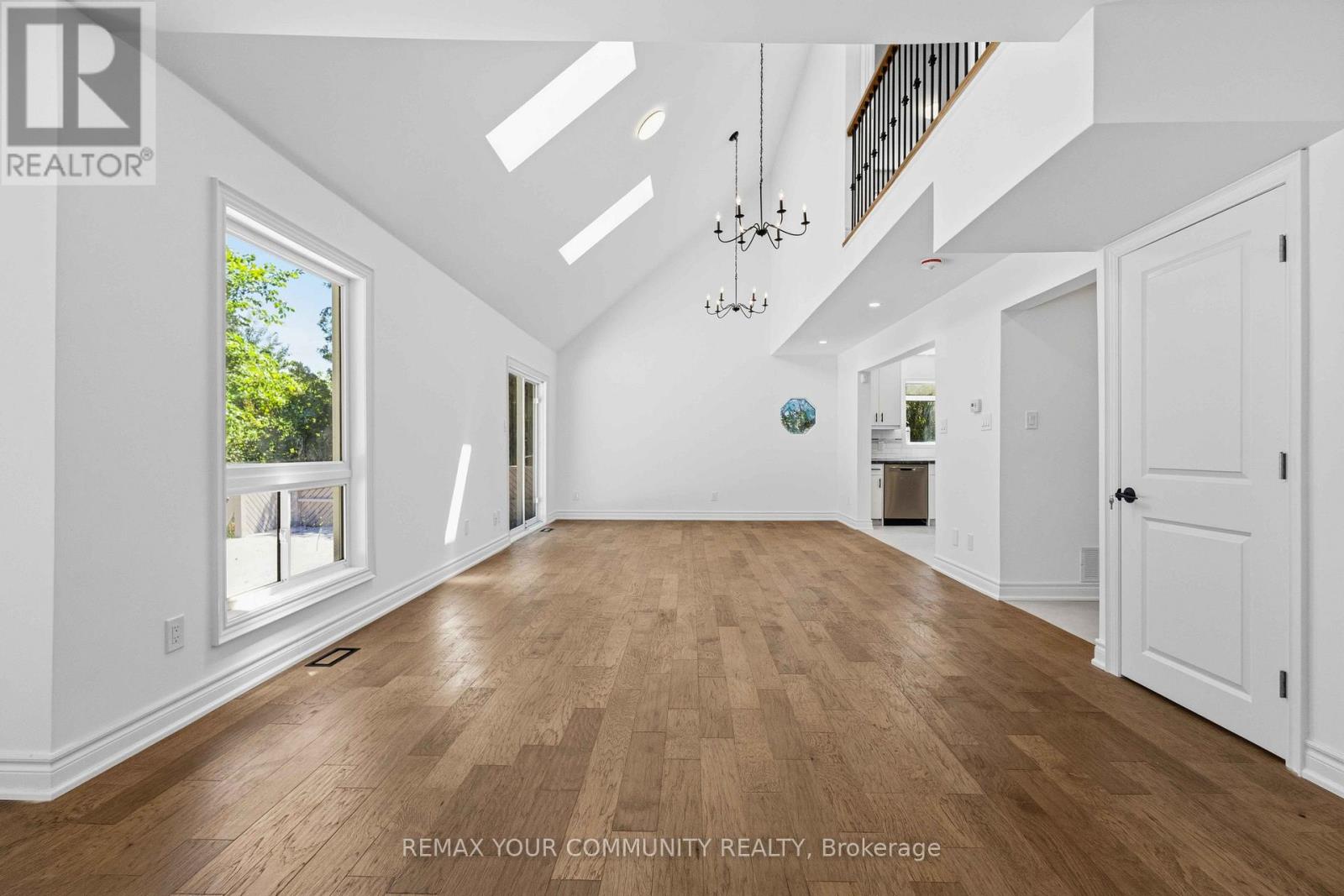 924 HELEN STREET - 7