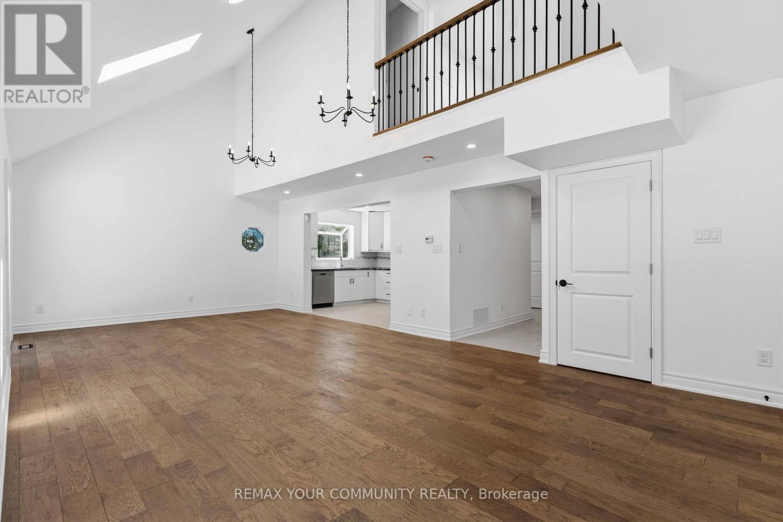 924 HELEN STREET - 8