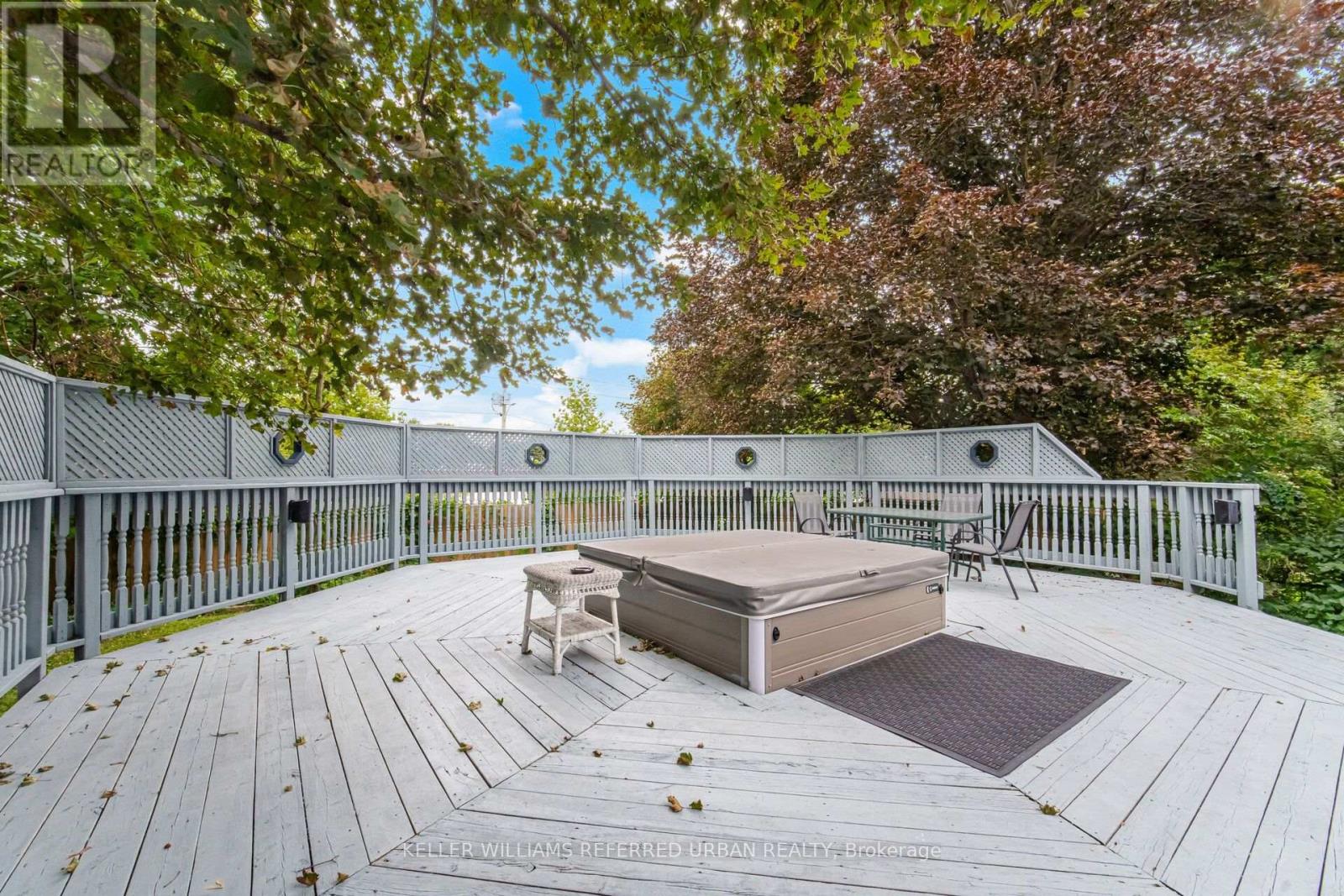 82 EASTMAN CRESCENT - 37