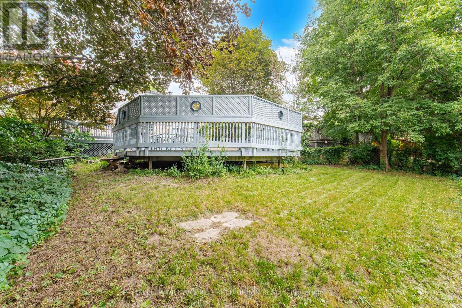 82 EASTMAN CRESCENT - 39
