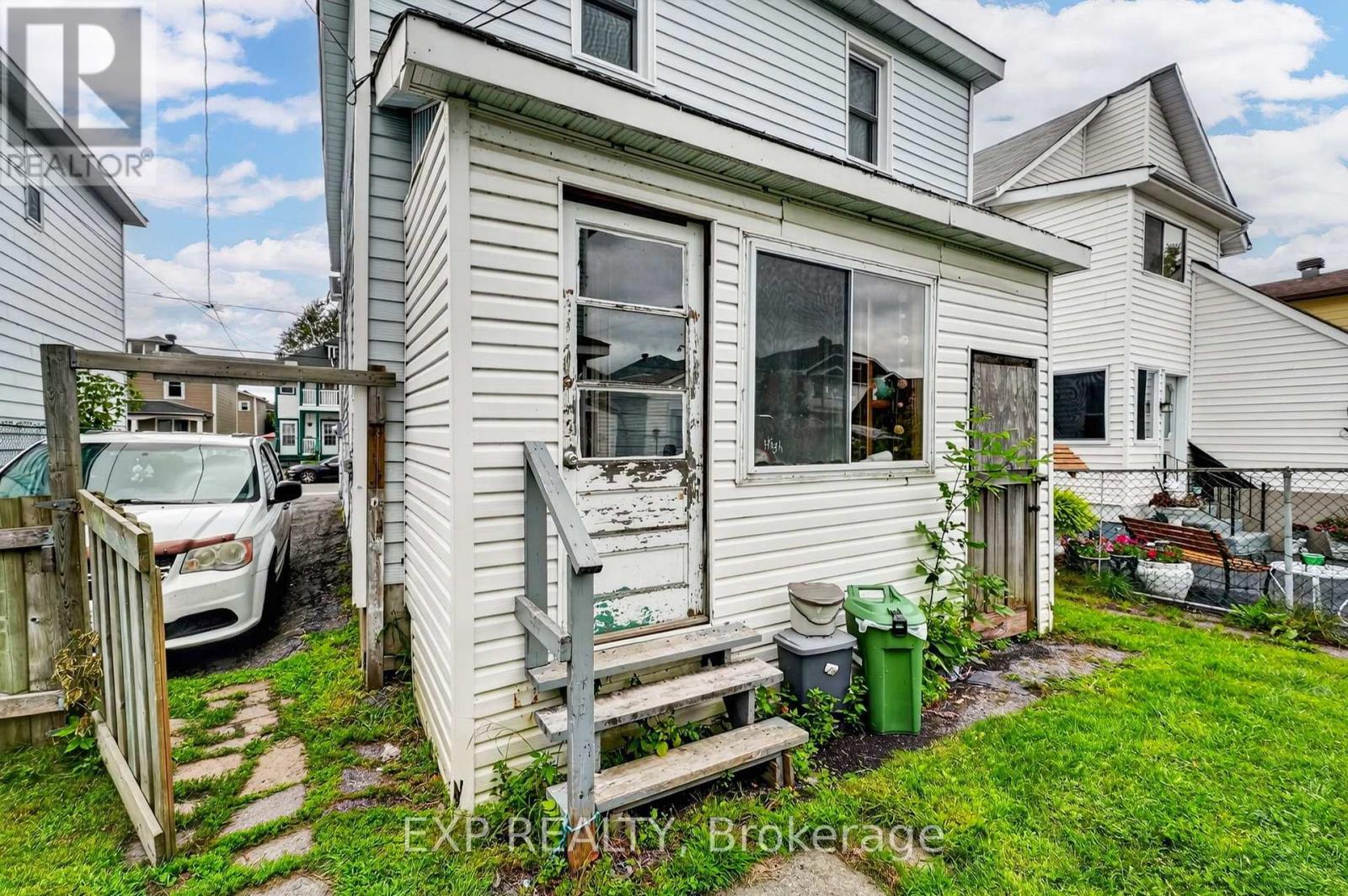 12 MILLVILLE AVENUE - 22