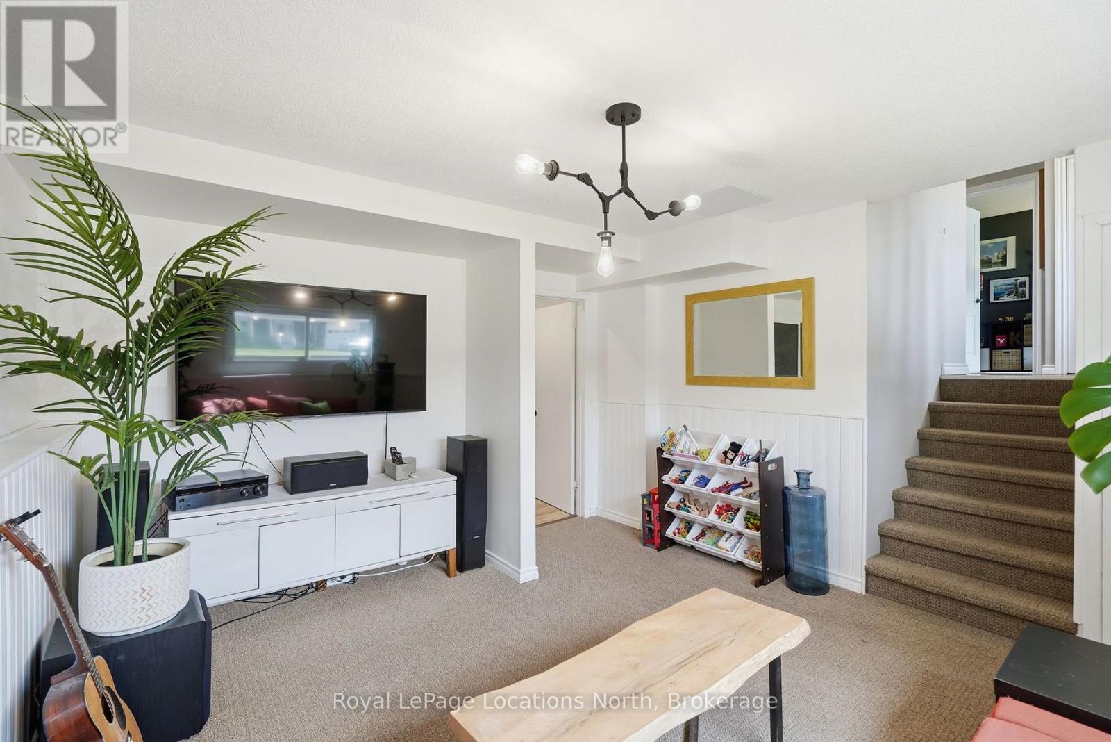 2595 6TH AVENUE W - Image 25