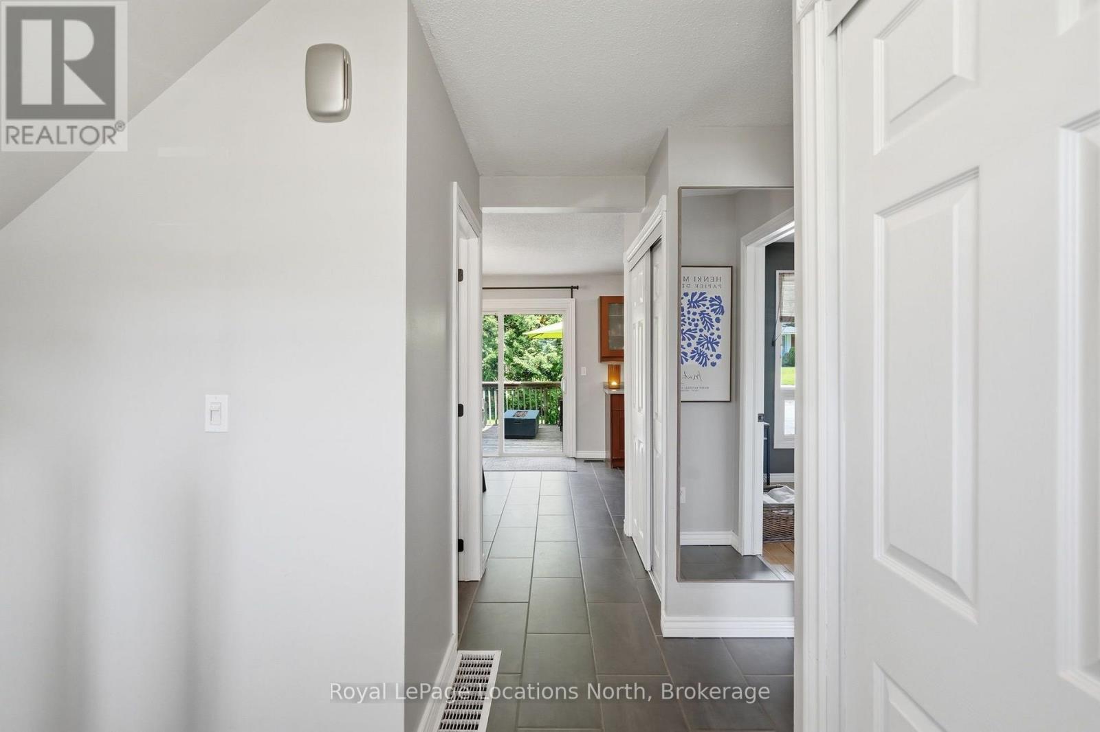 2595 6TH AVENUE W - Image 5