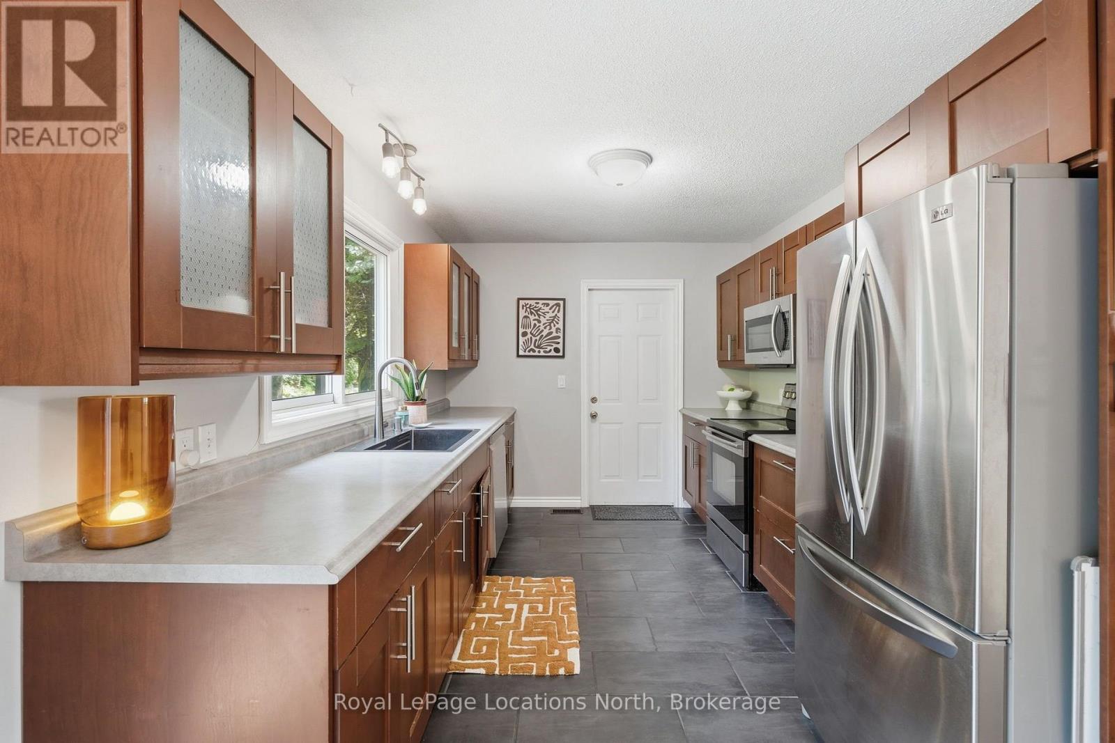 2595 6TH AVENUE W - Image 9