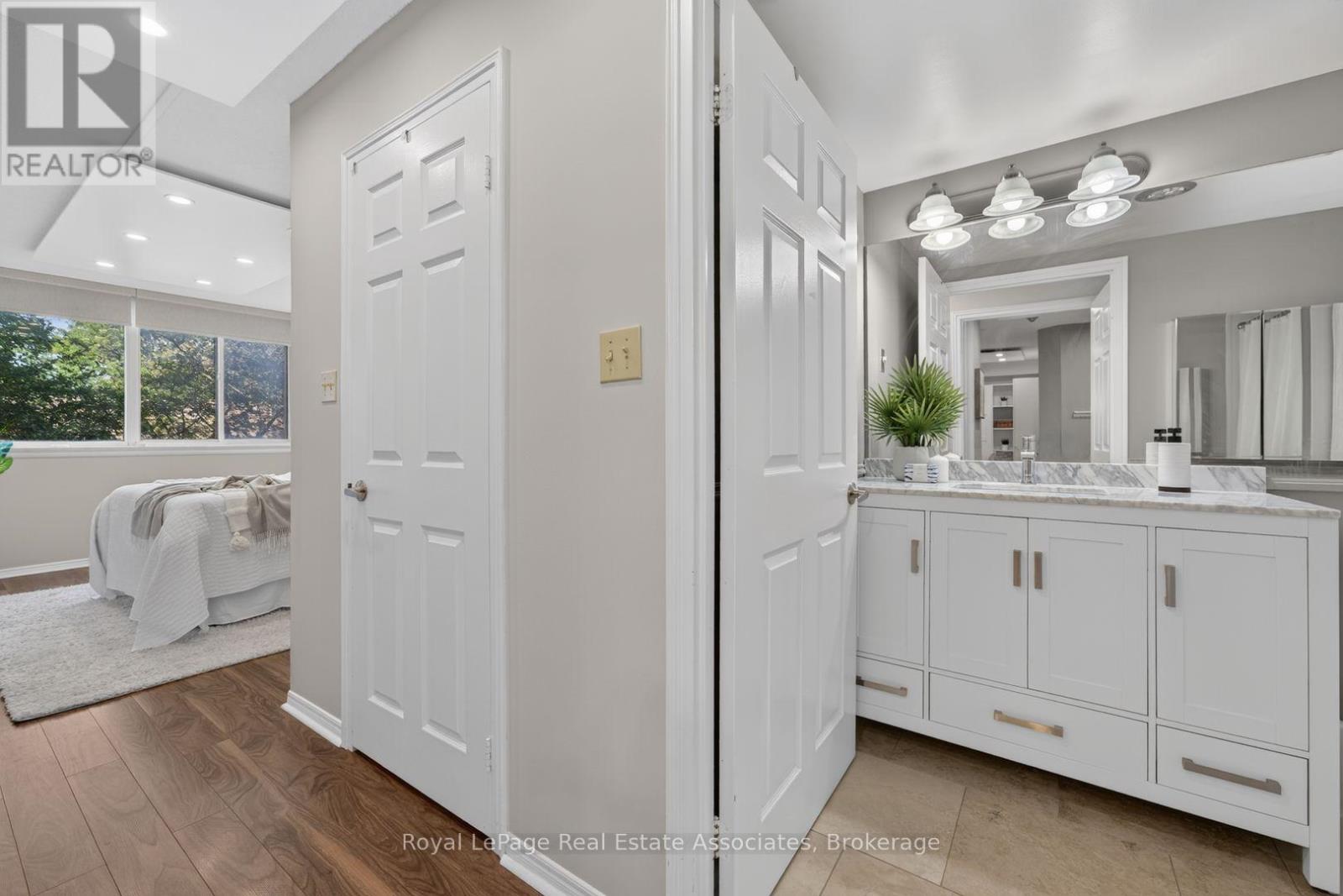 #221 1001 CEDARGLEN GATE - 13