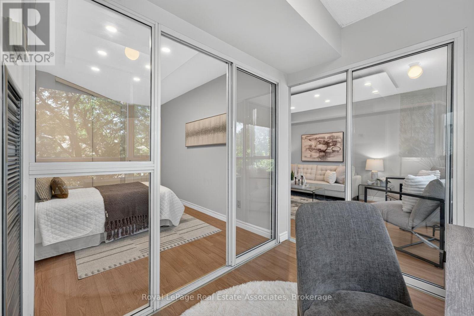 #221 1001 CEDARGLEN GATE - 19