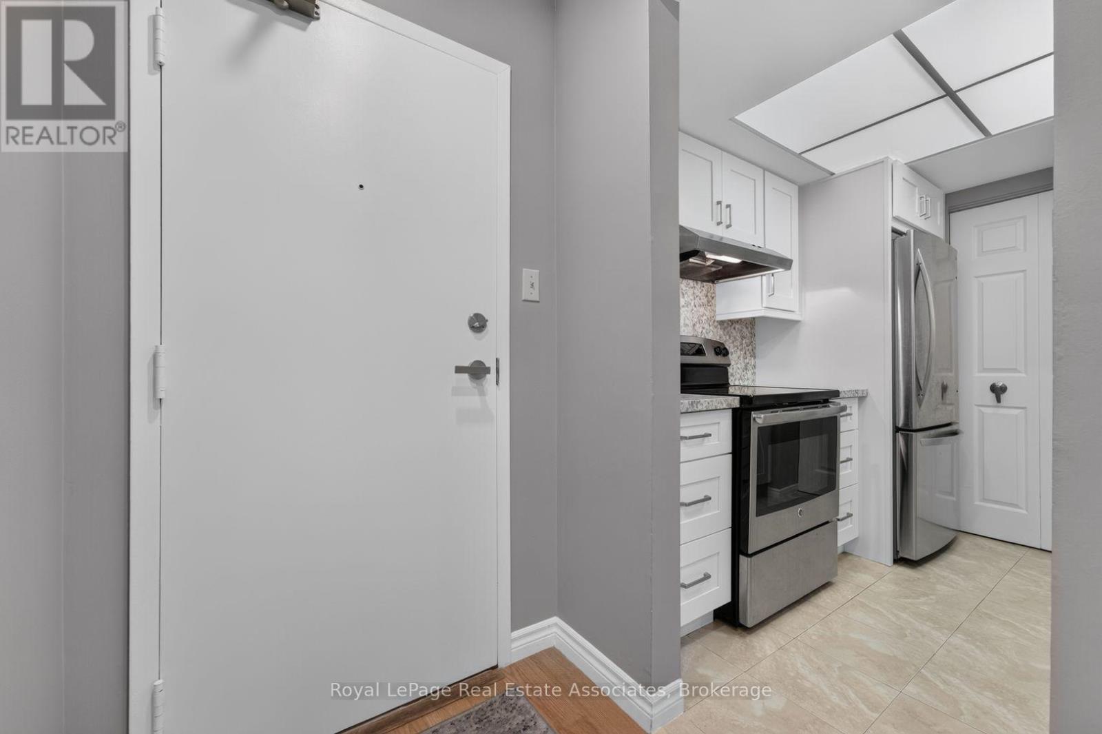 #221 1001 CEDARGLEN GATE - 22