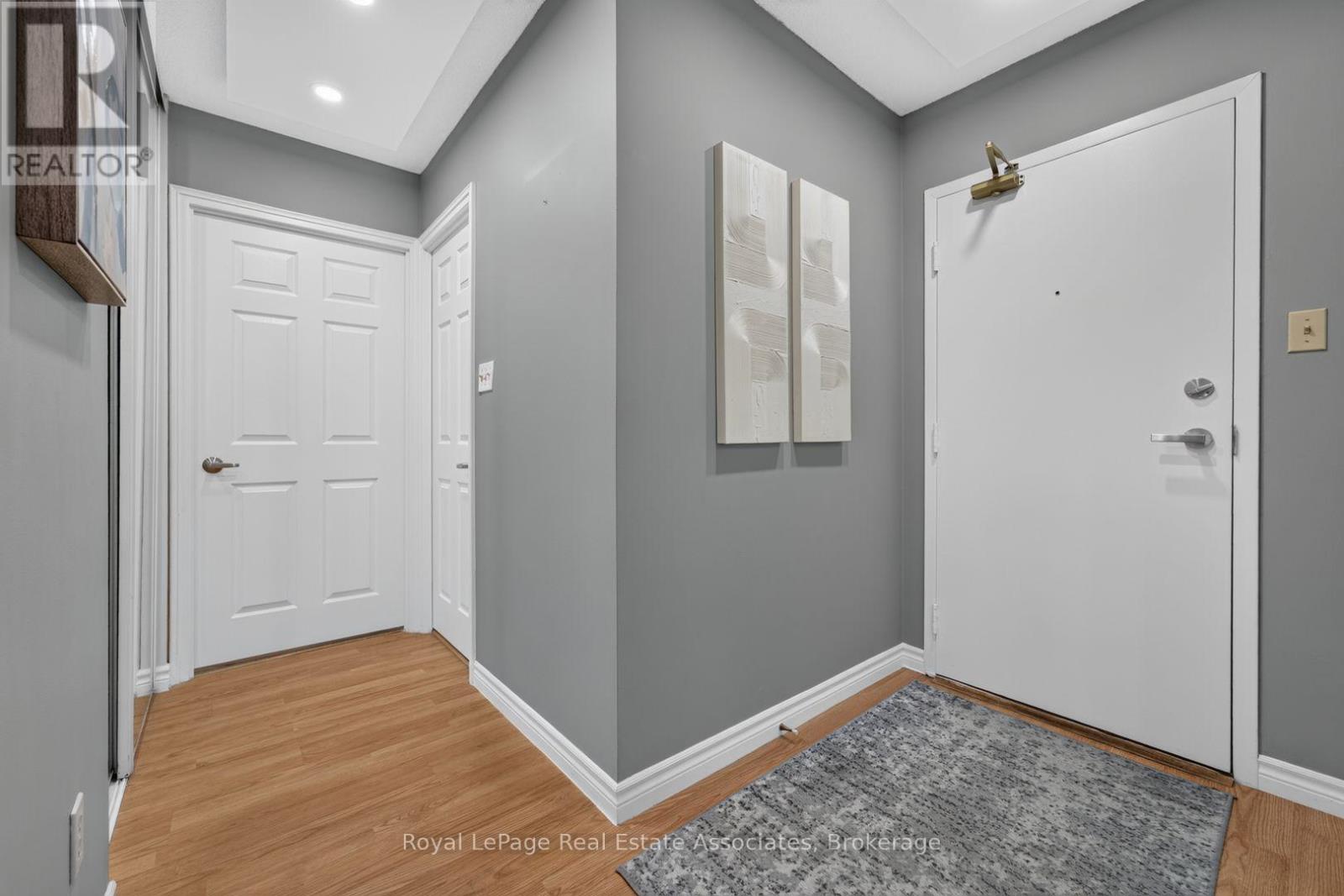 #221 1001 CEDARGLEN GATE - 23