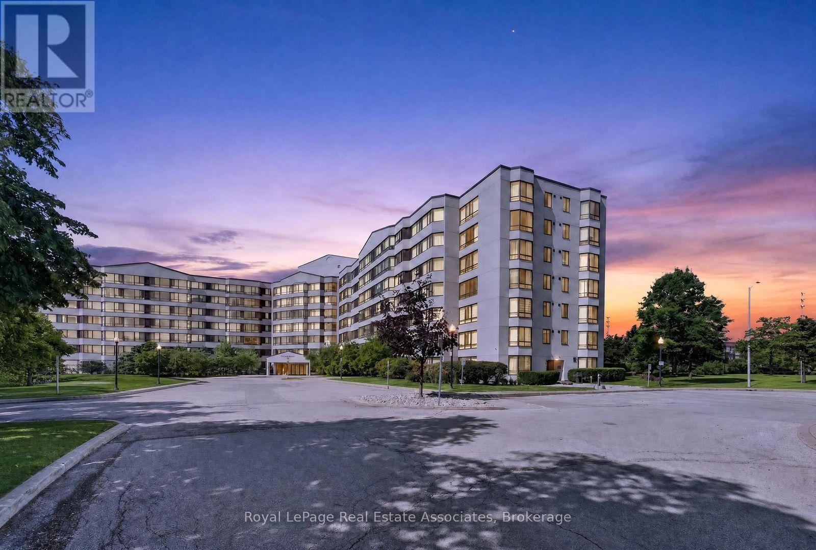 #221 1001 CEDARGLEN GATE - 26