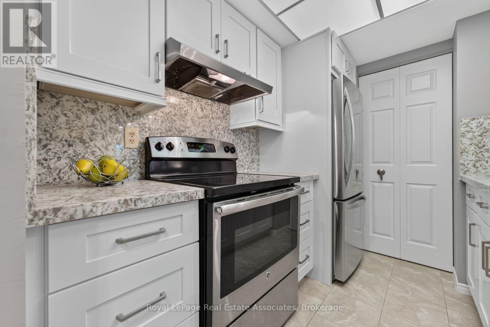 #221 1001 CEDARGLEN GATE - 9