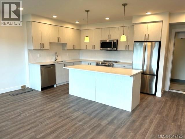 #502 147 Haliburton St - 3