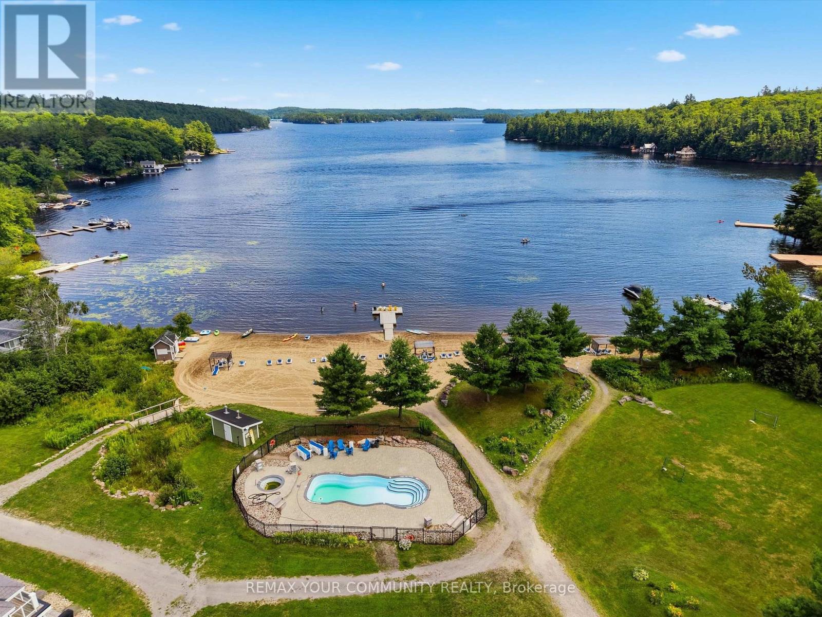 #BHV-B-105 1869 MUSKOKA ROAD 118 W - 28