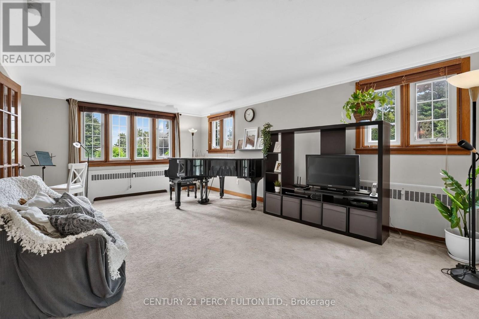 6040 LATSHAW STREET - 5