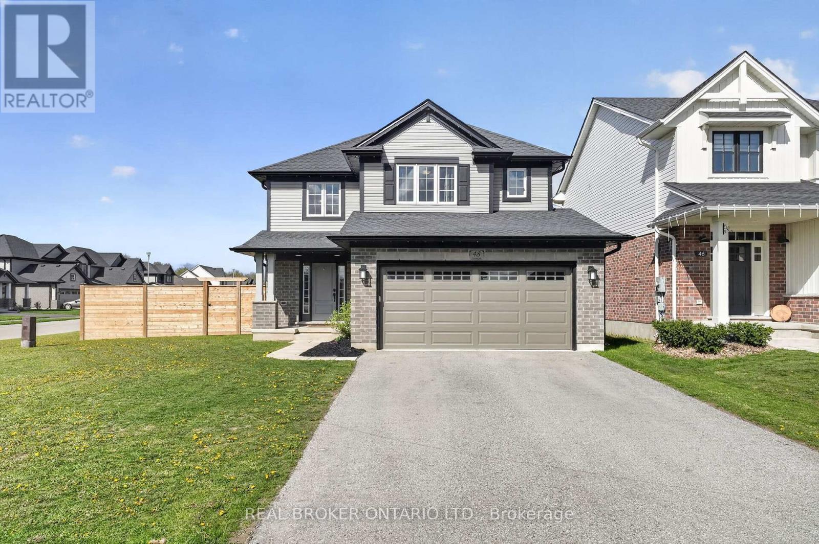 48 CURREN CRESCENT - 1