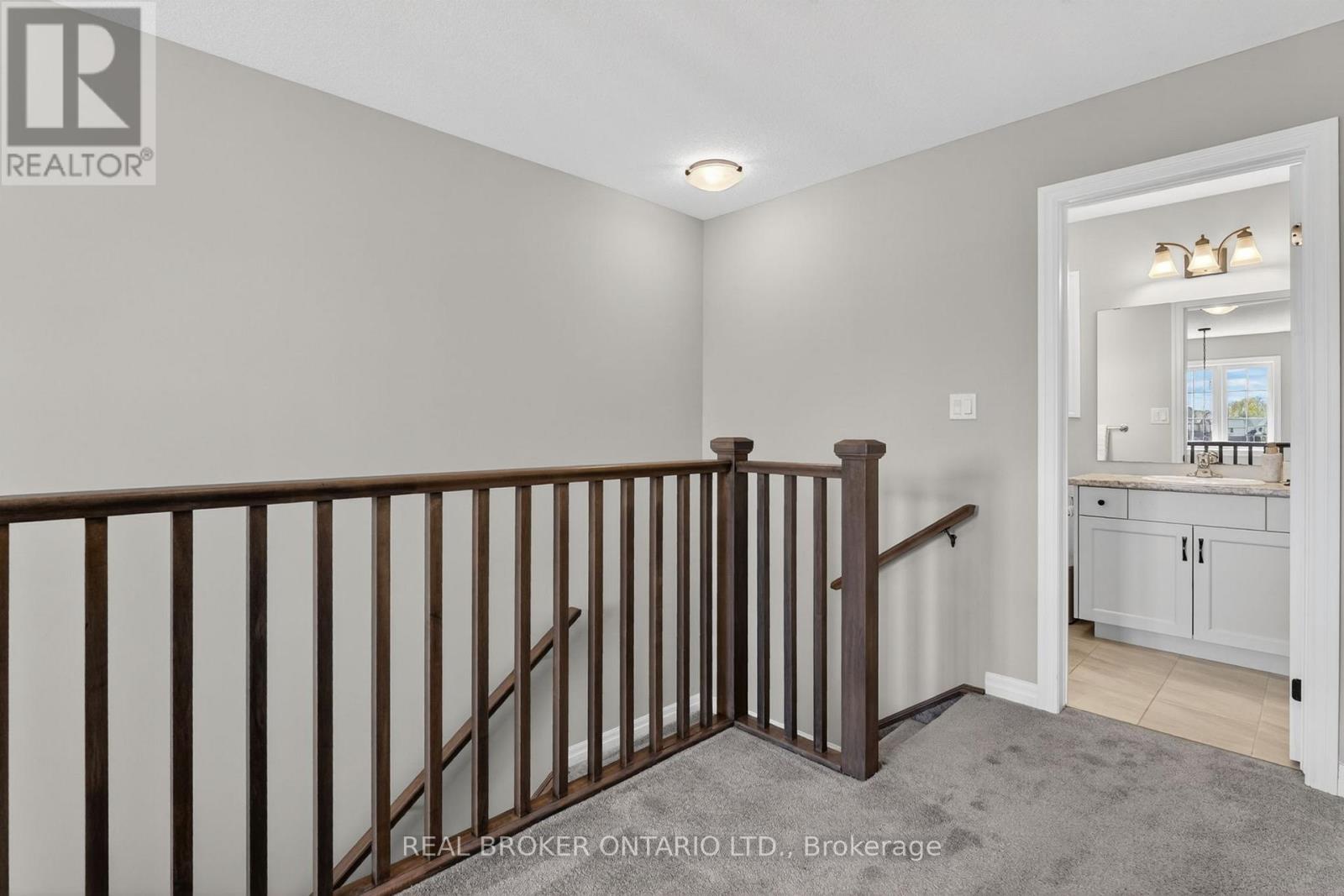48 CURREN CRESCENT - 21